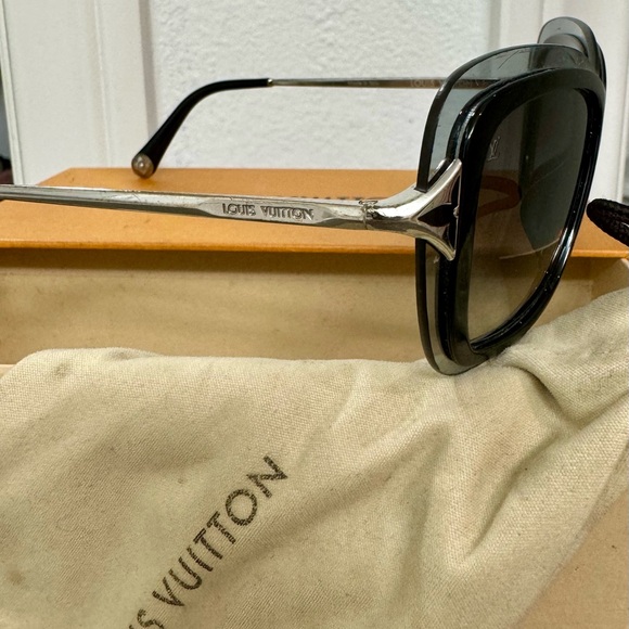 Authentic Louis Vuitton Sunglasses black - Picture 3 of 7